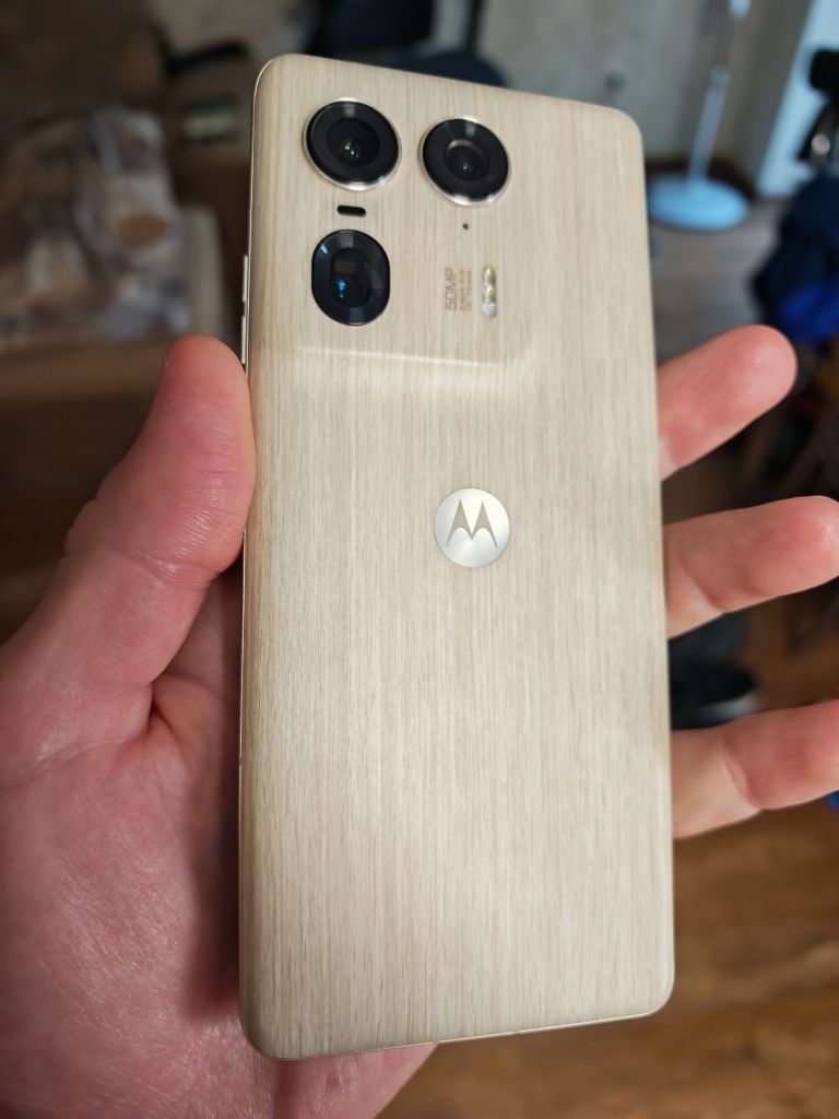 Motorola edge 50 ultra 16 / 1 T   сім+ Е сім ,стан нового
