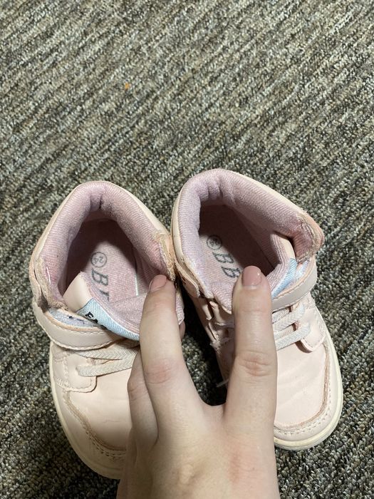 Продам кросівки