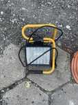 Halogen budowlany