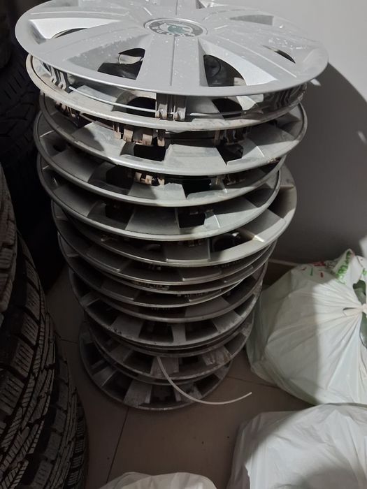 Продам ковпаки різні