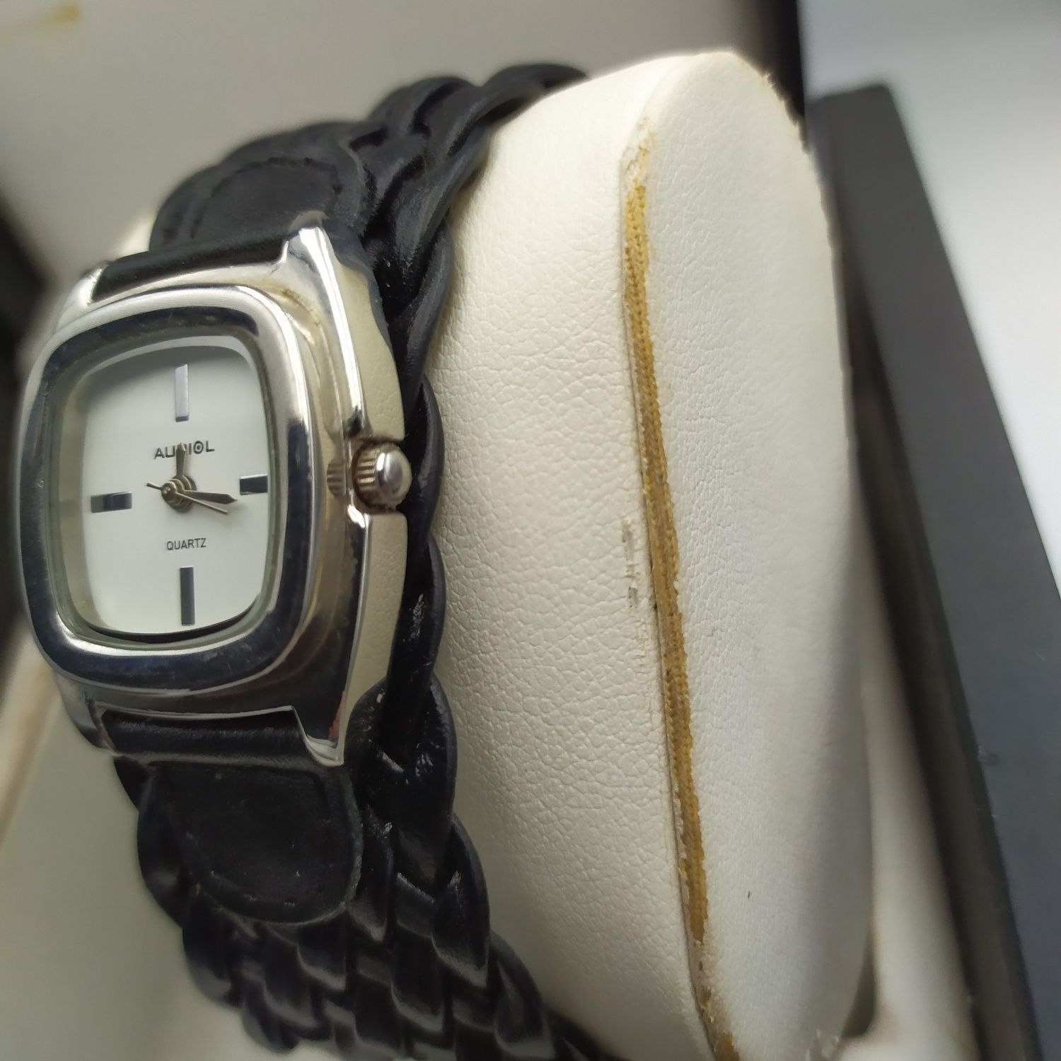 Zegarek damski quartz  auriol