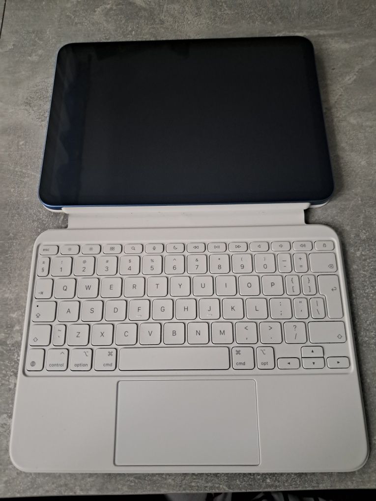 Etui z klawiaturą do iPad 10