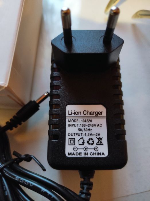 Зарядка li-ion, литий -полимерных АКБ 4.2в, 2а новая
