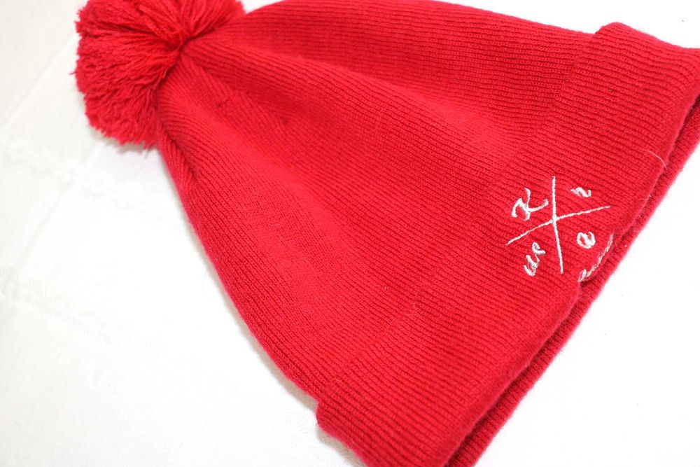 si4 Beechfield zimowa czerwona damska czapka z pomponem one size