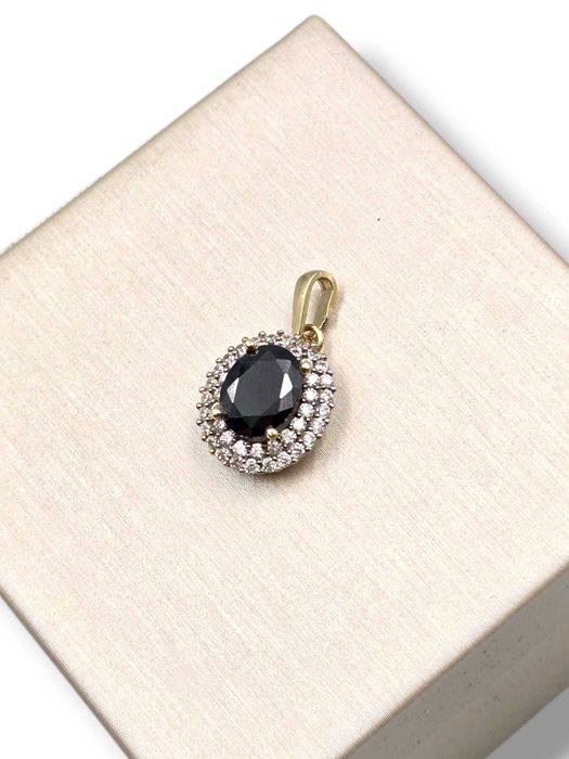 NOWA! Złota zawieszka p.585 2,30g wysadzana cyrkoniami