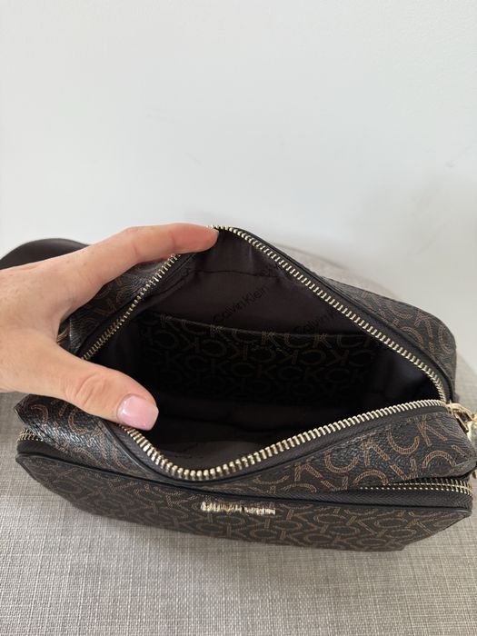 Brązowa torebka Calvin Klein CK monogram Must Camera Bag