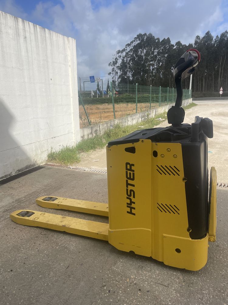 Porta-paletas elétrica Hyster P2.0S FBW