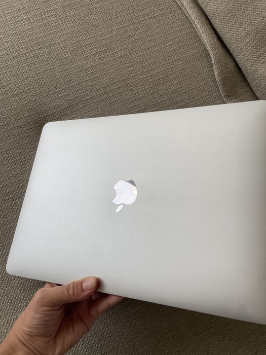 Macbook Pro A1780 i5 8gb 256gb