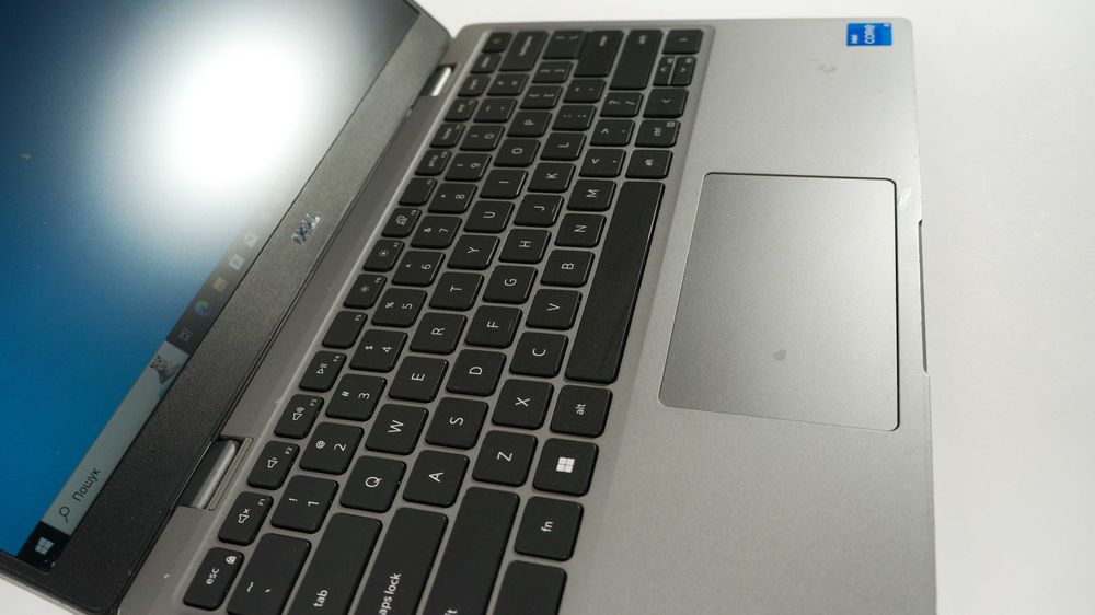 Dell Latitude 3330 i5-1155G7\ 8 GB\256 GB\13.3" FHD IPS