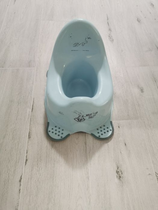 Nocnik niebieski z nóżkami antypoślizgowymi