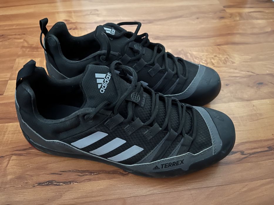 кросівки Adidas Terrex Swift Solo 2 чорного кольору.