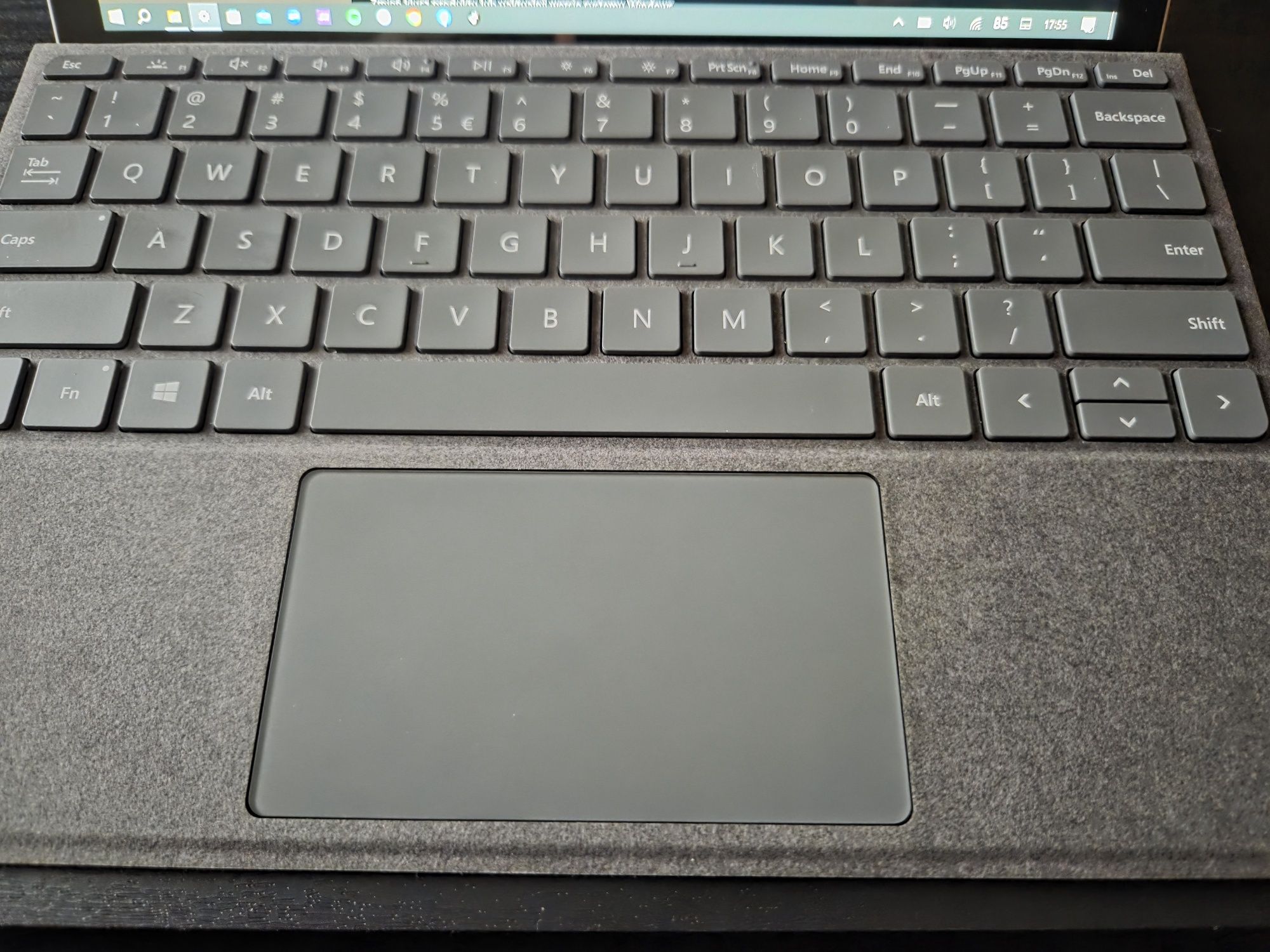 Microsoft Surface Go 2 4/64GB + klawiatura, karta pamięci i etui