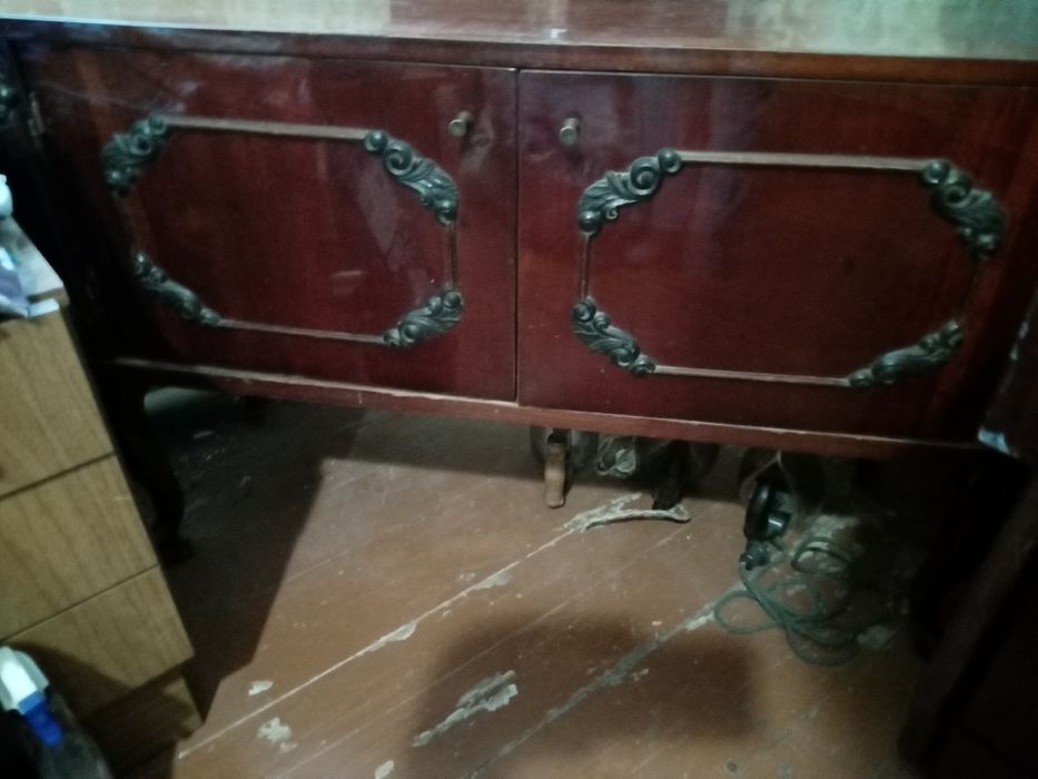 Продам трельж Руминский  1200 гр или тумбу отдельно -1000 гр.