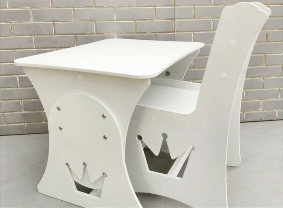 Продам стіл та стілець.Набір