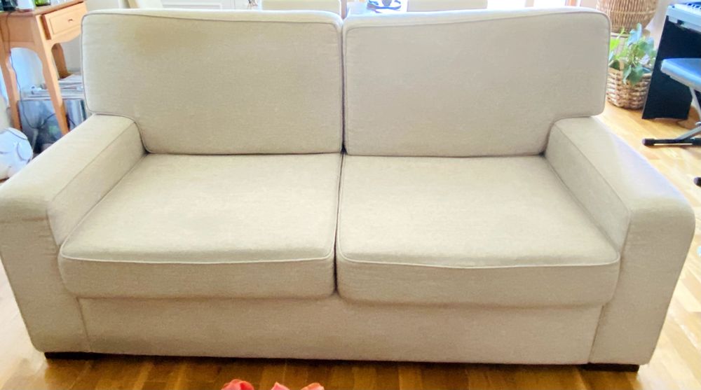 Sofa bege - boa estrutura