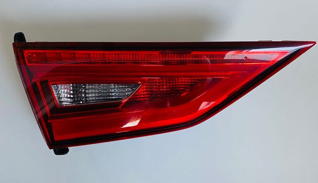 Audi A3 8V5 14r. Sedan lampa LED tył lewa w klapę