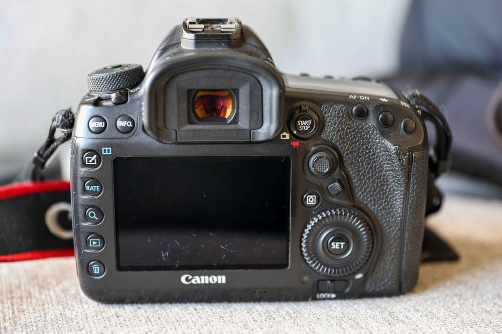 Canon EOS 5D Mark IV
