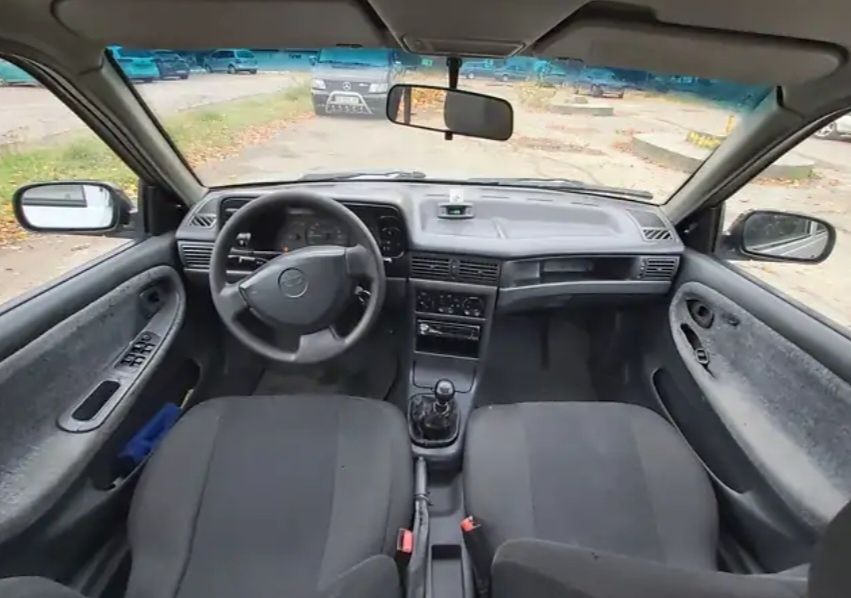 В разборе Daewoo Nexia N 100 ,н 100 хэтчбек, N 150.