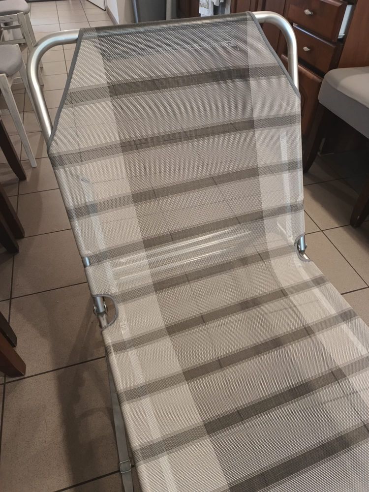 Leżak plażowy / łóżko polowe