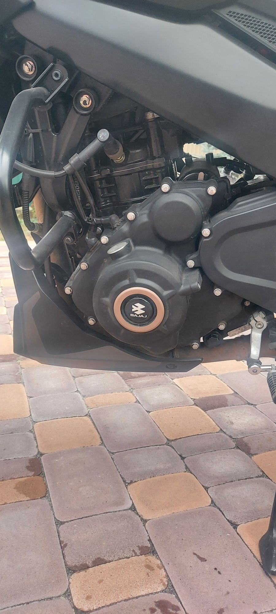 Bajaj dominar D 400