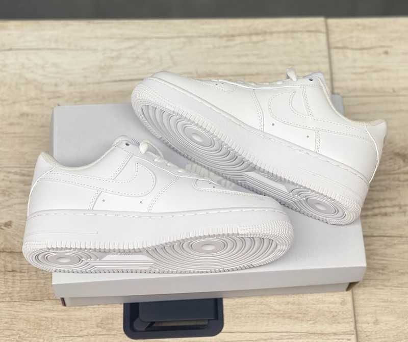 NikeAirForce1Low07Whiter R.38.5