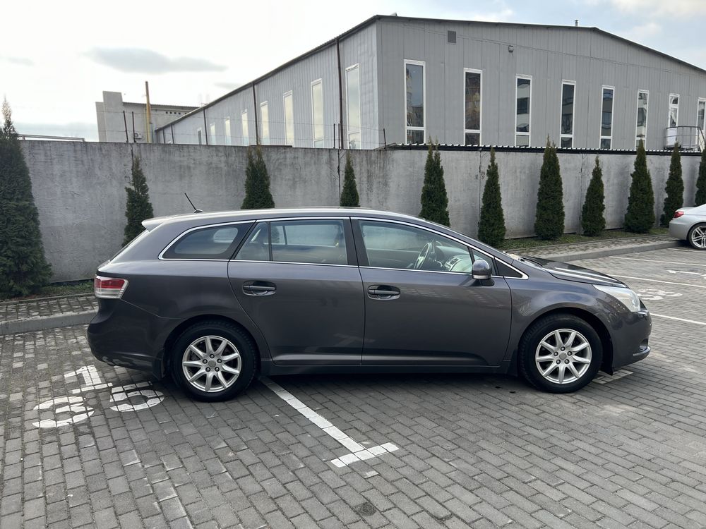 Toyota Avensis 2011р. 2.0диз D-4D