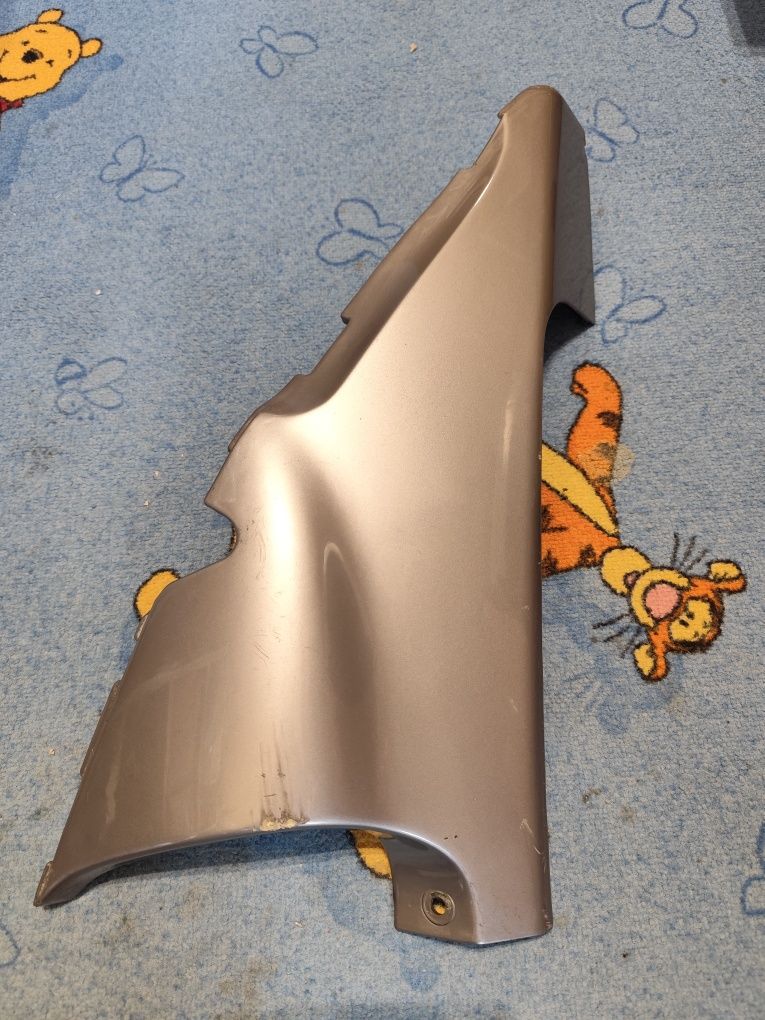 Pług owiewka dolna prawa Honda CBR 1000F