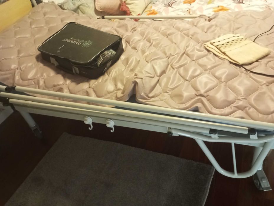 Cama articulada com 2 colchões