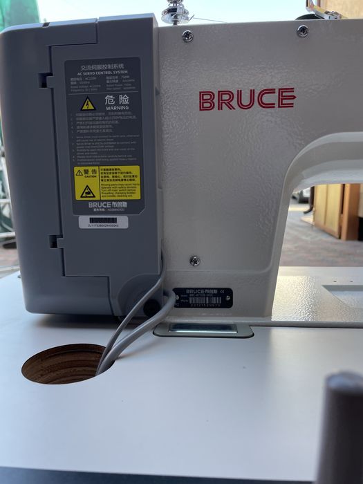 Двохголкова швейна машина BRUCE 8750B (двухигольная швейная Jack)