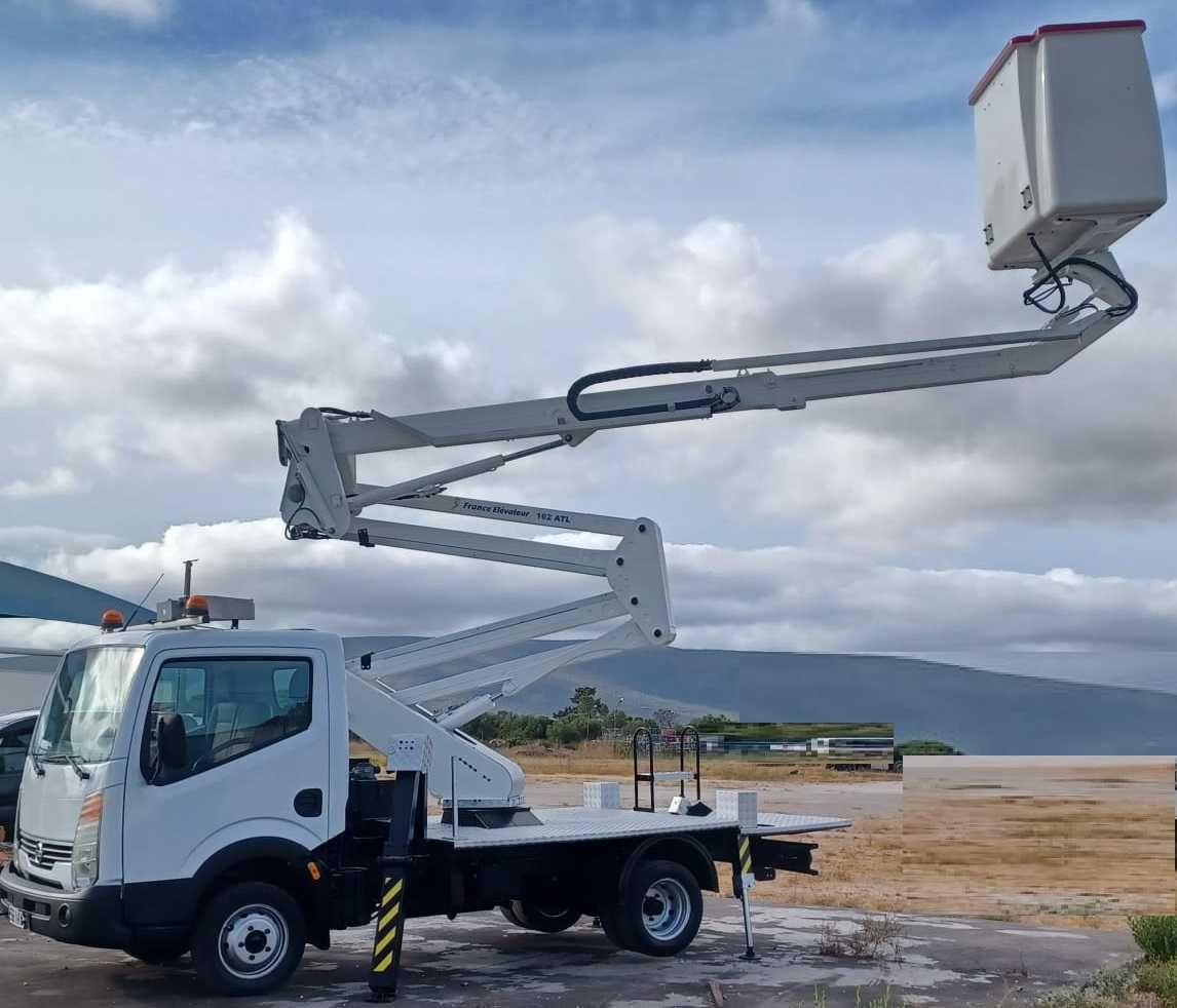 Nissan Cabstar C/Plataforma Elevatória
