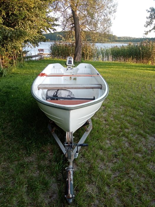 Łódz wiosłowa wędkarska