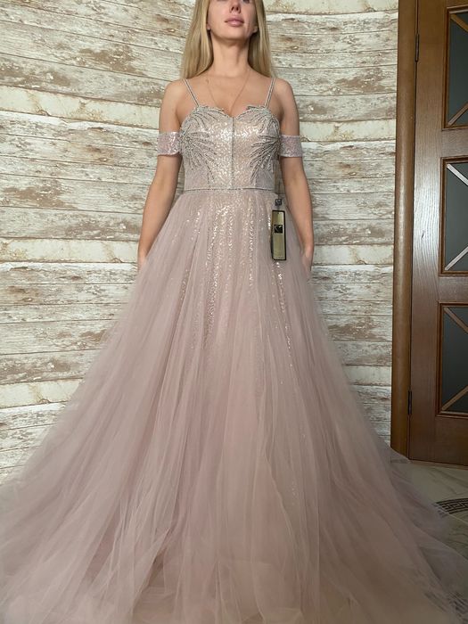 Хвастаюся сукнею