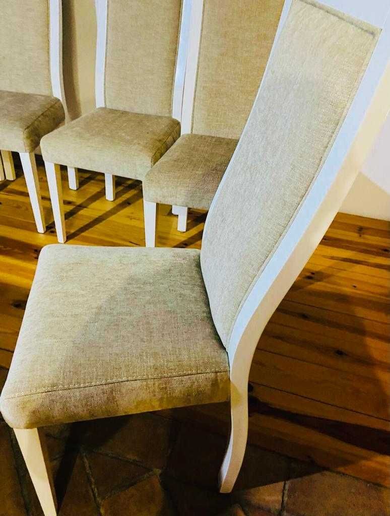 Oito Cadeiras Lacadas Forradas