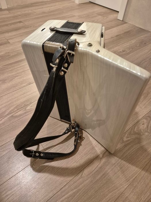 Akordeon Weltmeister Stella  96