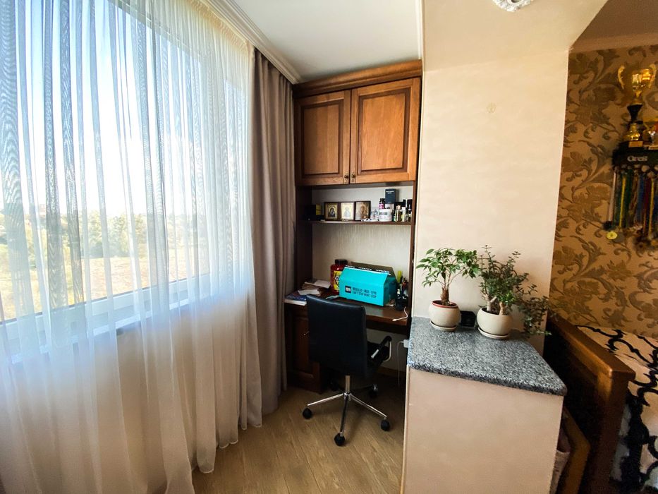 Продається стильна трикімнатна квартира