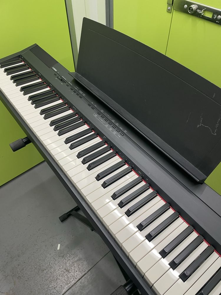 Piano Yamaha P-105