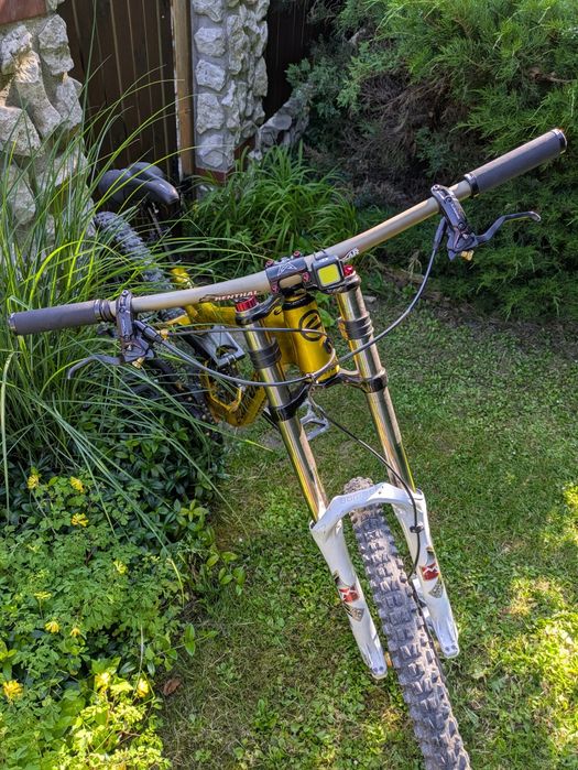 Rower zjazdowy Commencal Supreme v3 DH/FR roz. M