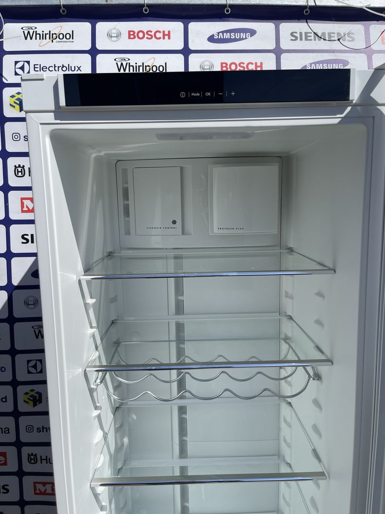 Холодильна шафа Husqvarna  #05911