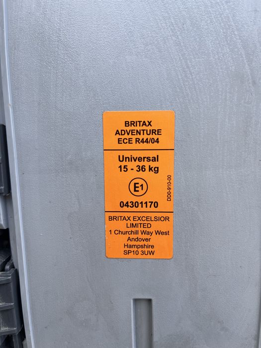 Автокрісло  Britax-Romer Adventure  в хорошому стані.