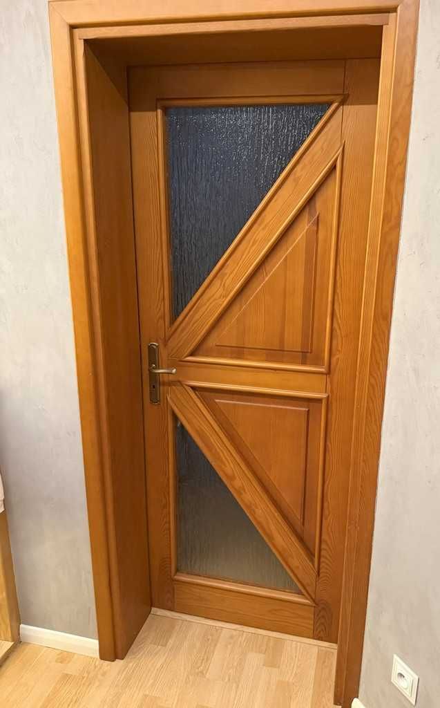 Drzwi wewnętrzne drewniane