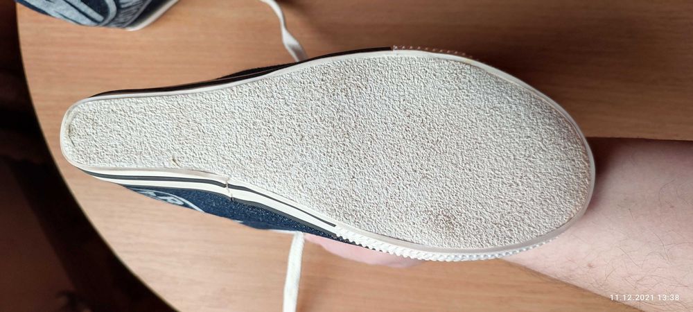 Сникерсы, джинсовые, новые