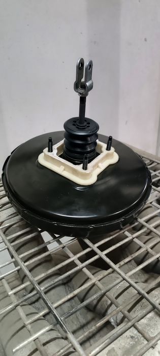 Вакуумний підсилювач гальм