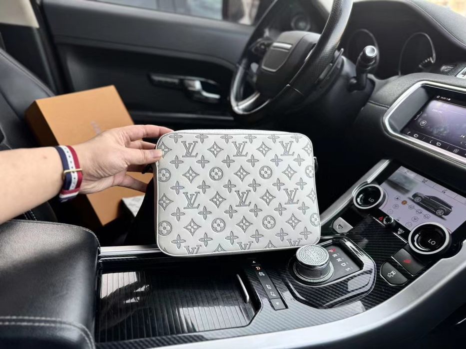 Сумка Louis Vuitton мужская через плечо серая мессенджер планшетка