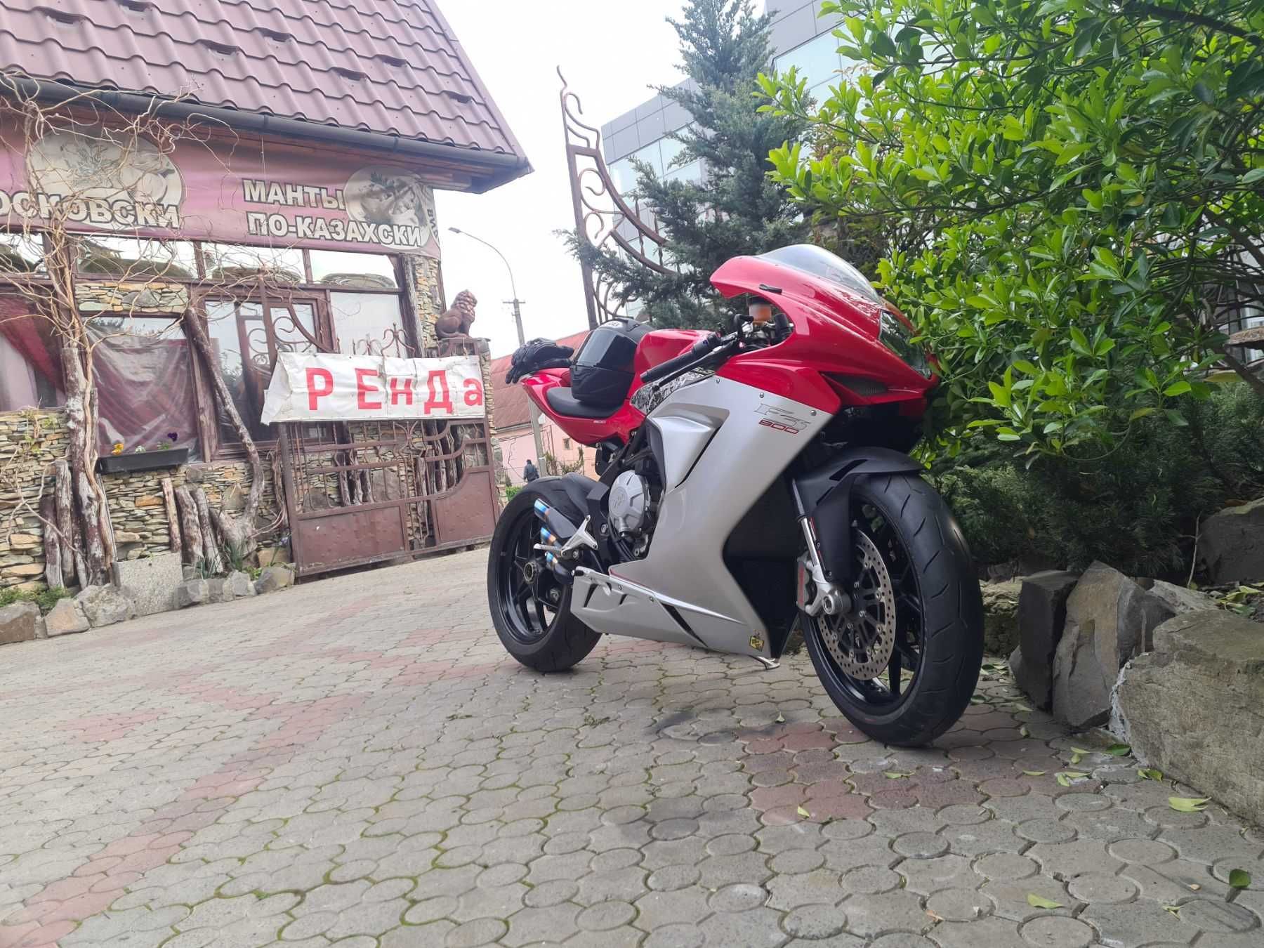 Ducati hypermotard 1100