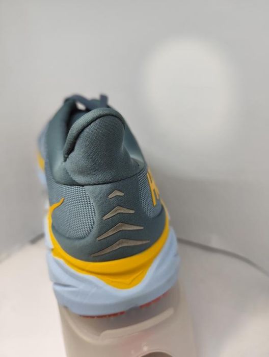 Кросівки для бігу hoka clifton 8 (1119393 gbms) нові,оригінал.