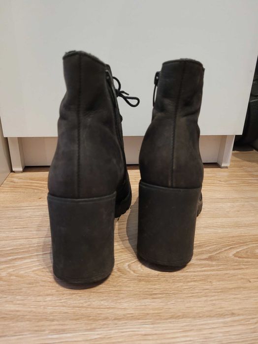 Buty zamszowe marki Wojas