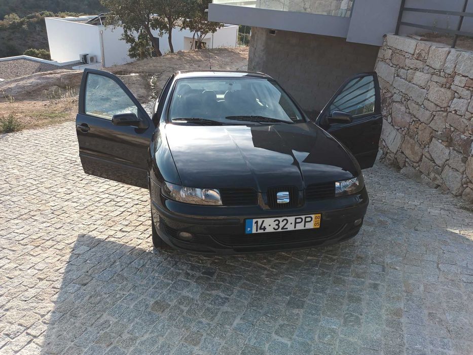 Seat Leon - PRETO