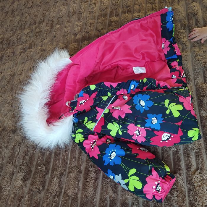 Зимова куртка на дівчинку 74