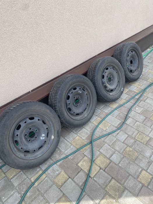 Шини з дисками комплект