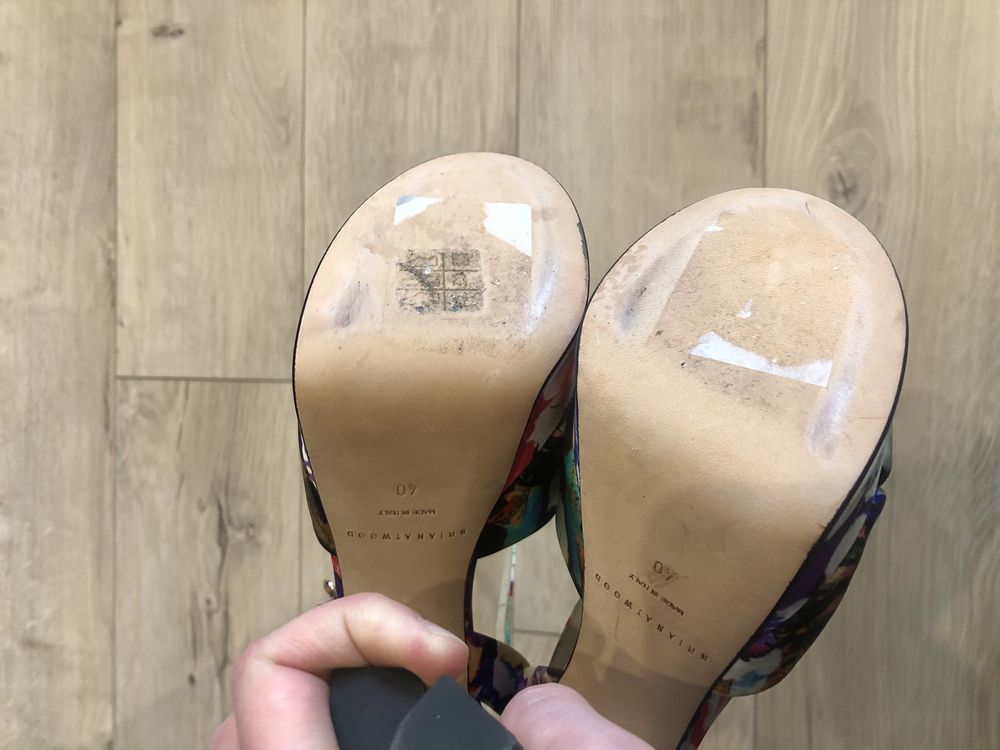 Босоніжки Brian Atwood, нові, оригінал